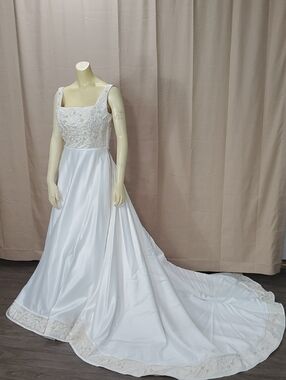 Elegant White Bridal Gown with Square Neck and Embroidered Bodice